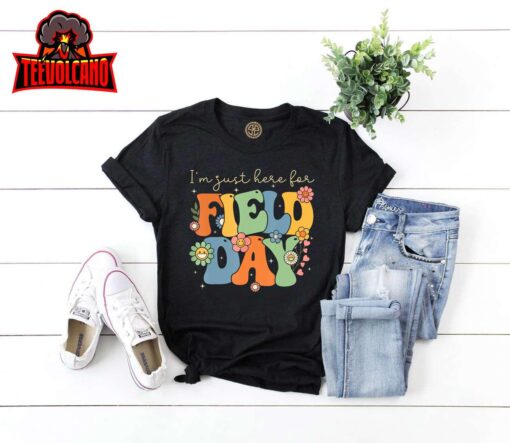 I’m Just Here For Field Day Groovy Retro Last Day Of School T-Shirt