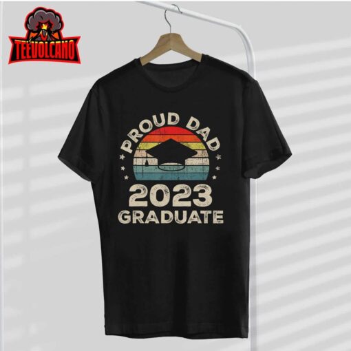 Proud Dad 2023 Graduate Vintage Fathers Day Men Dad T-Shirt