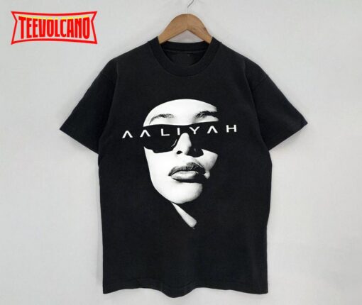 Aaliyah Minimal Black & White Classic T-Shirt