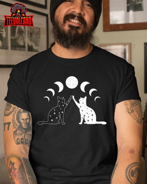 Cat Moon Vintage Witchy Cat Lovers And Celestial Enthusiasts T-Shirt