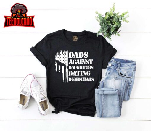 Dads Against Daughters Dating Democrats – Patriotic Skull T-Shirt