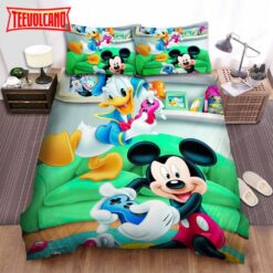 Donald Duck And Mickey Mouse Playing Video Games Duvet Cover Bedding Sets