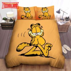 Garfield Smiling And Walking Slowly Duvet Cover Bedding Sets