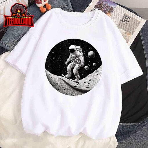 Moon Boarding Astronaut – Funny T-Shirt T-Shirt