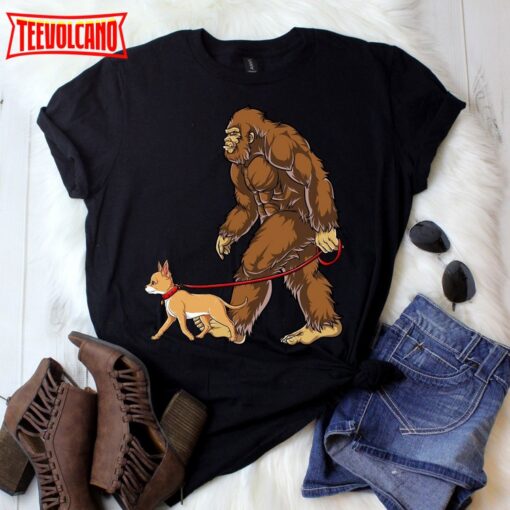 Bigfoot Chihuahua Funny T-Shirt