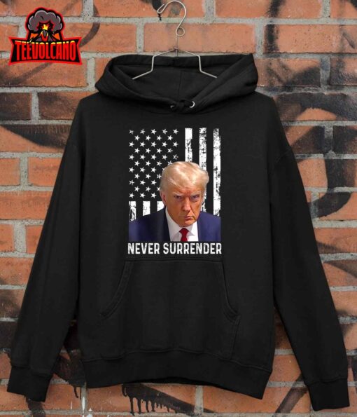 Trump Mug Shot – Donald Trump Mug Shot – Never Surrender T-Shirt