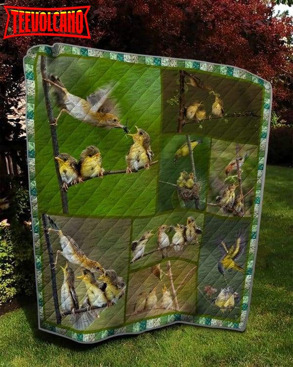 Bird Is Eating 3D Customized Quilt Blanket