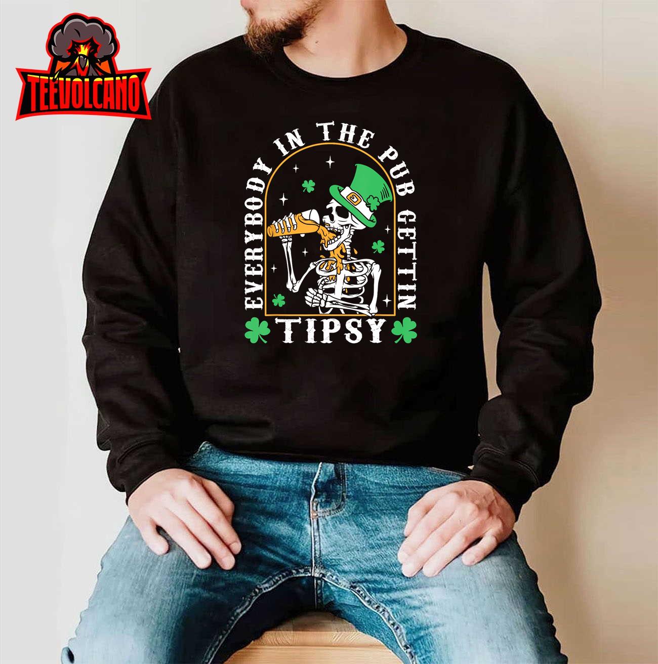 Everybody In The Pub Getting Tipsy St Patricks Day Men Boys T-Shirt